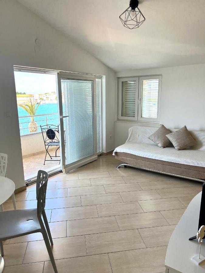 Apartments Villa Marina 罗戈兹尼察 外观 照片