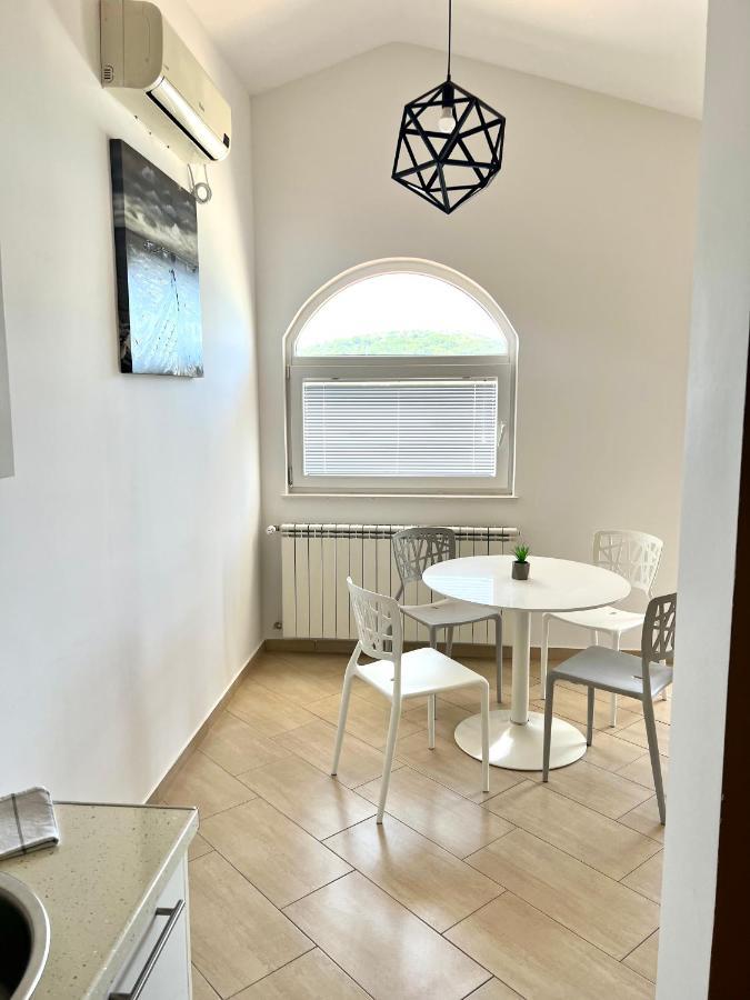 Apartments Villa Marina 罗戈兹尼察 外观 照片