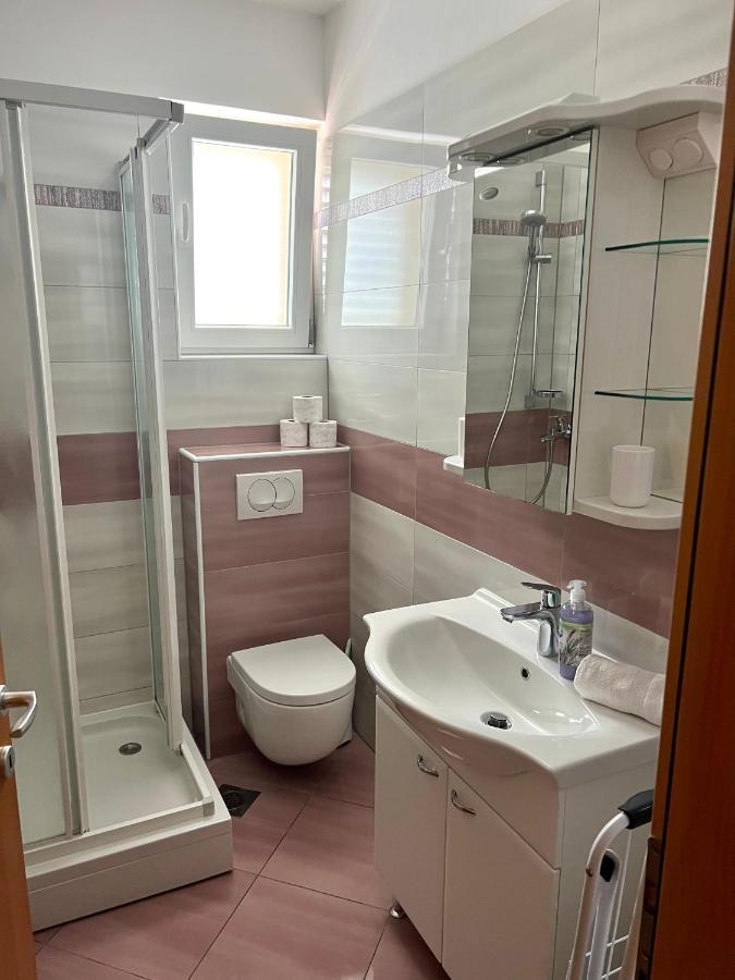Apartments Villa Marina 罗戈兹尼察 外观 照片