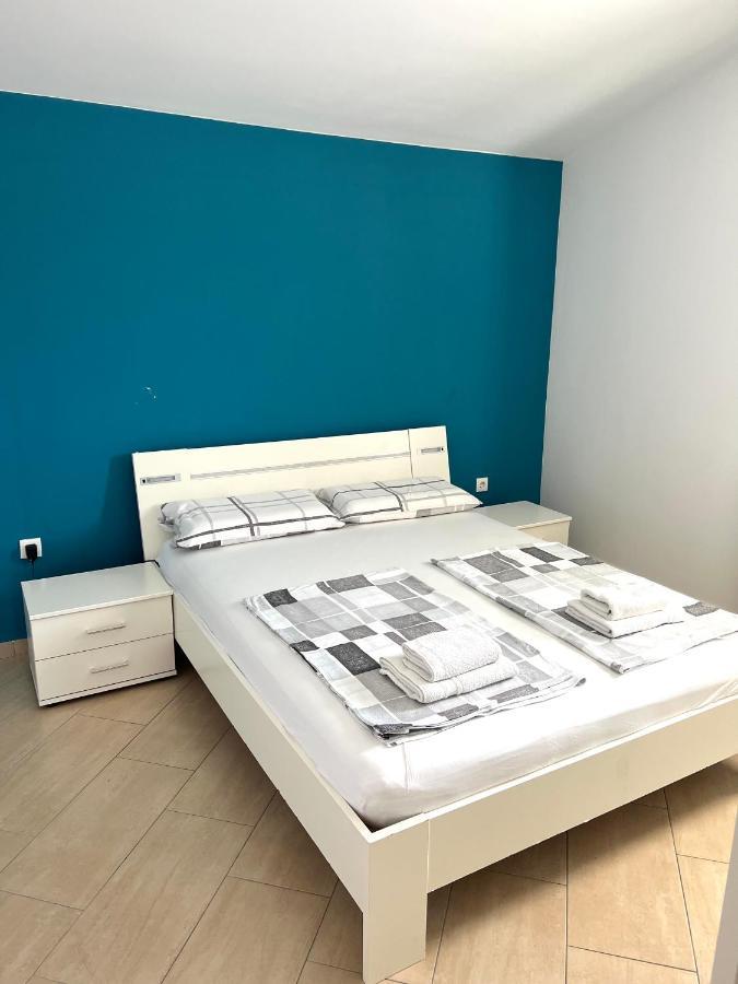 Apartments Villa Marina 罗戈兹尼察 外观 照片