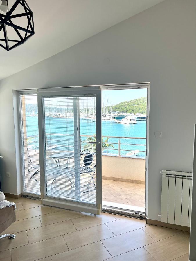 Apartments Villa Marina 罗戈兹尼察 外观 照片