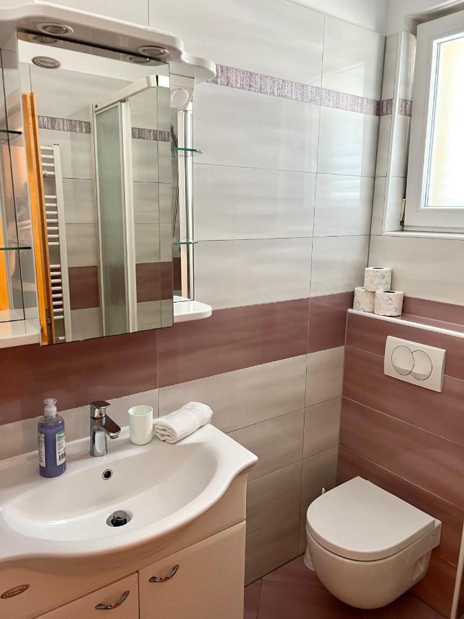 Apartments Villa Marina 罗戈兹尼察 外观 照片