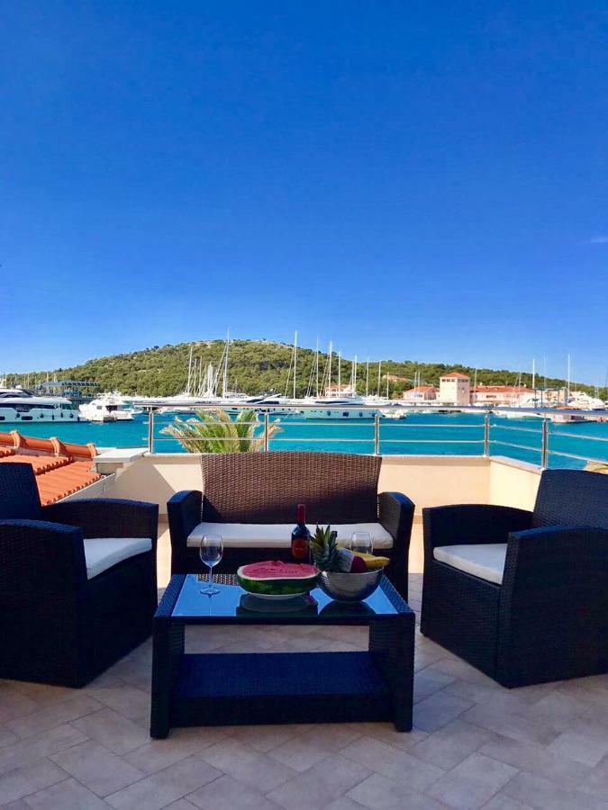 Apartments Villa Marina 罗戈兹尼察 外观 照片